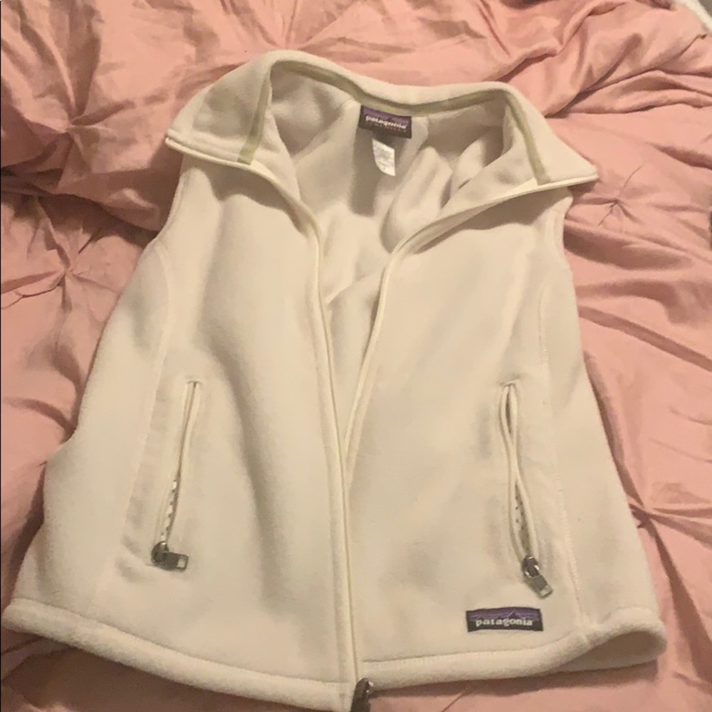 Cream Patagonia Synchilla Vest